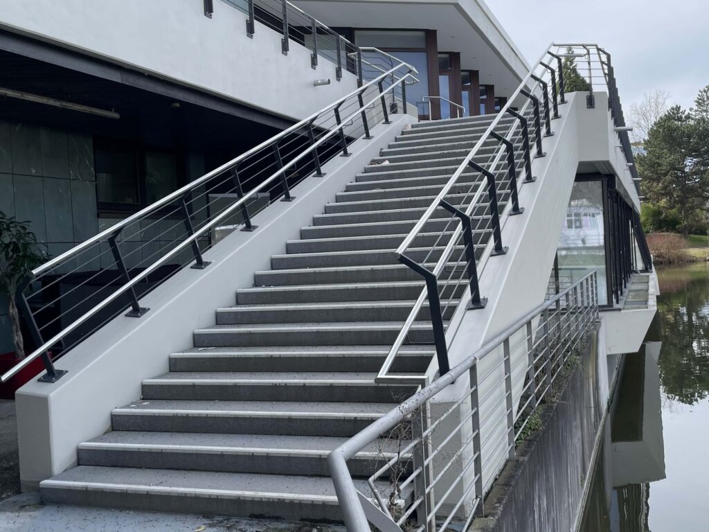 Geländer, Kongresshalle, Böblingen, Bild 1