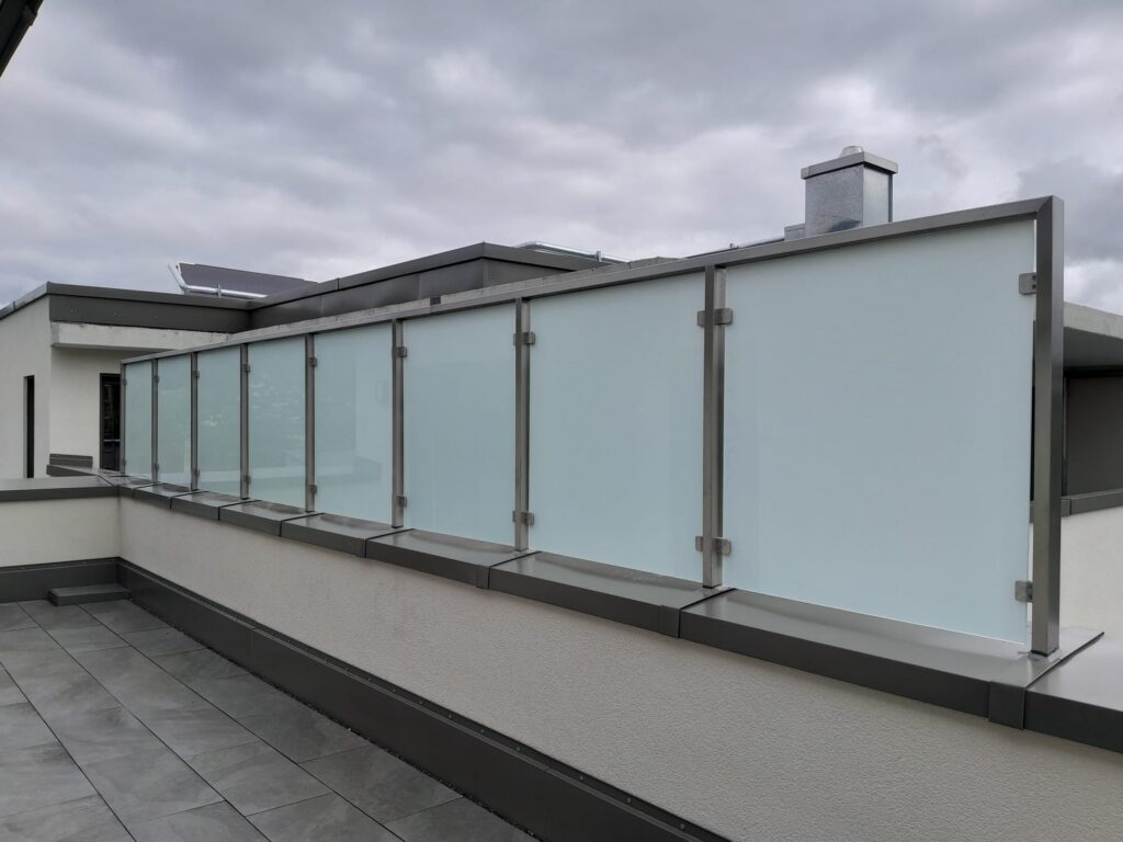 Edelstahl-Glas-Brüstung, Bild 2
